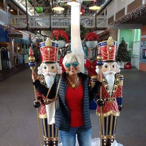 Meet your Posher, Sandy